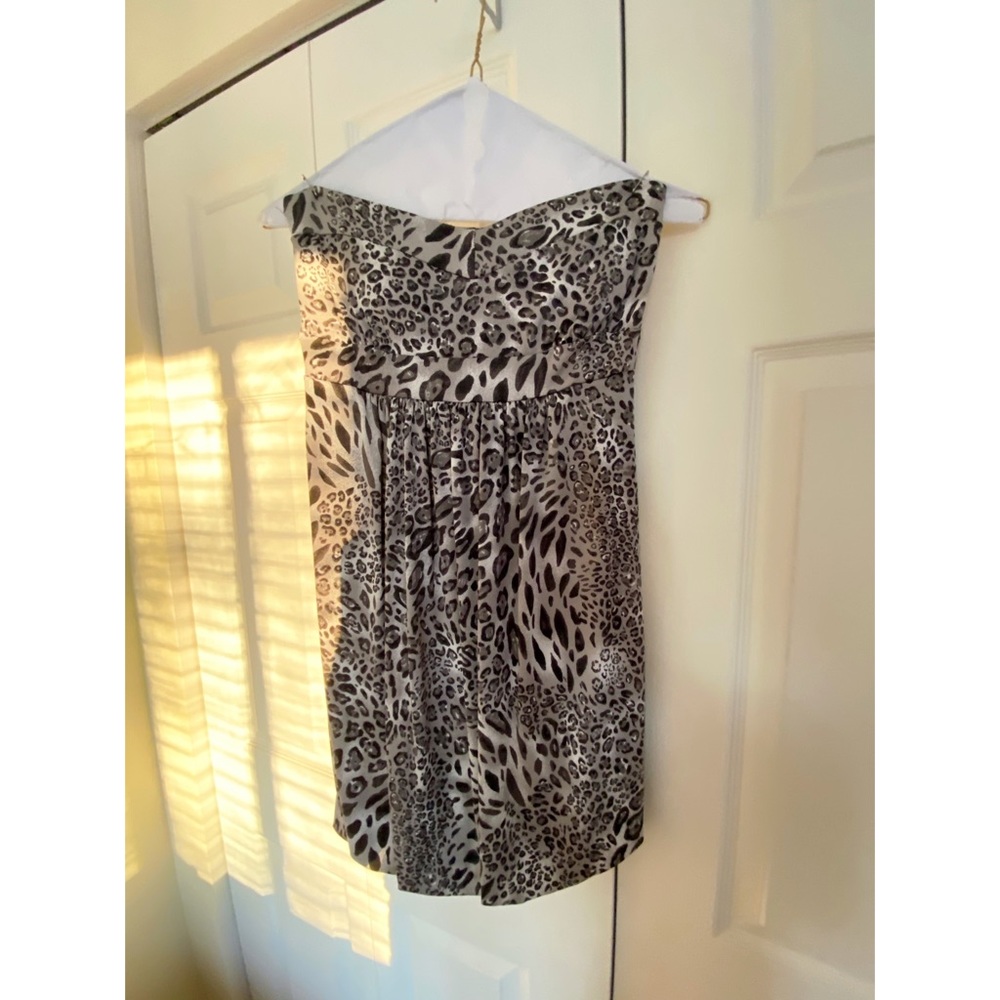 LEOPARD STRAPLESS DRESS